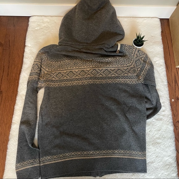 Simons LE31 cozy wool zipup pattern sweater - Picture 6 of 7